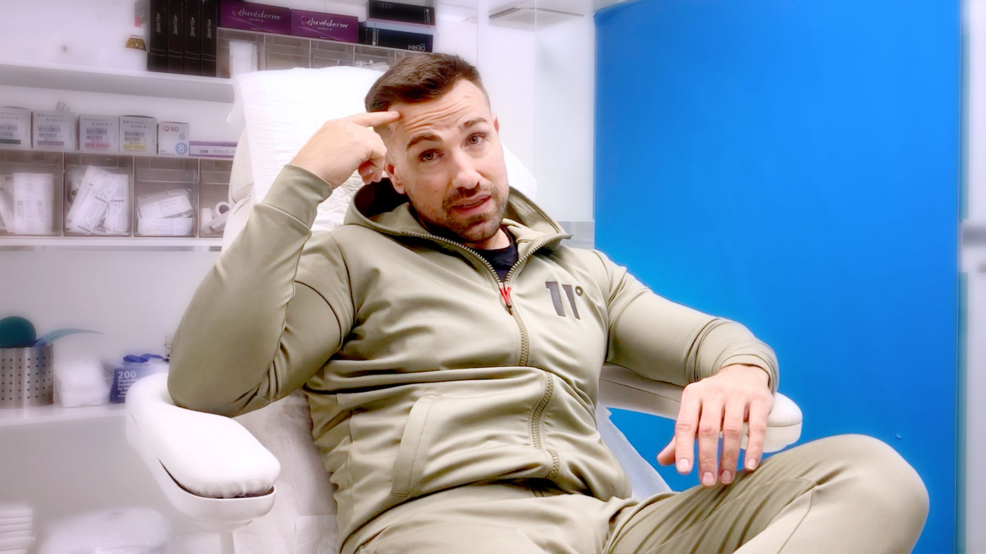 Rafa Mora se deshace de las arrugas y las ojeras provocadas por el estrés con un plan de choque personalizado