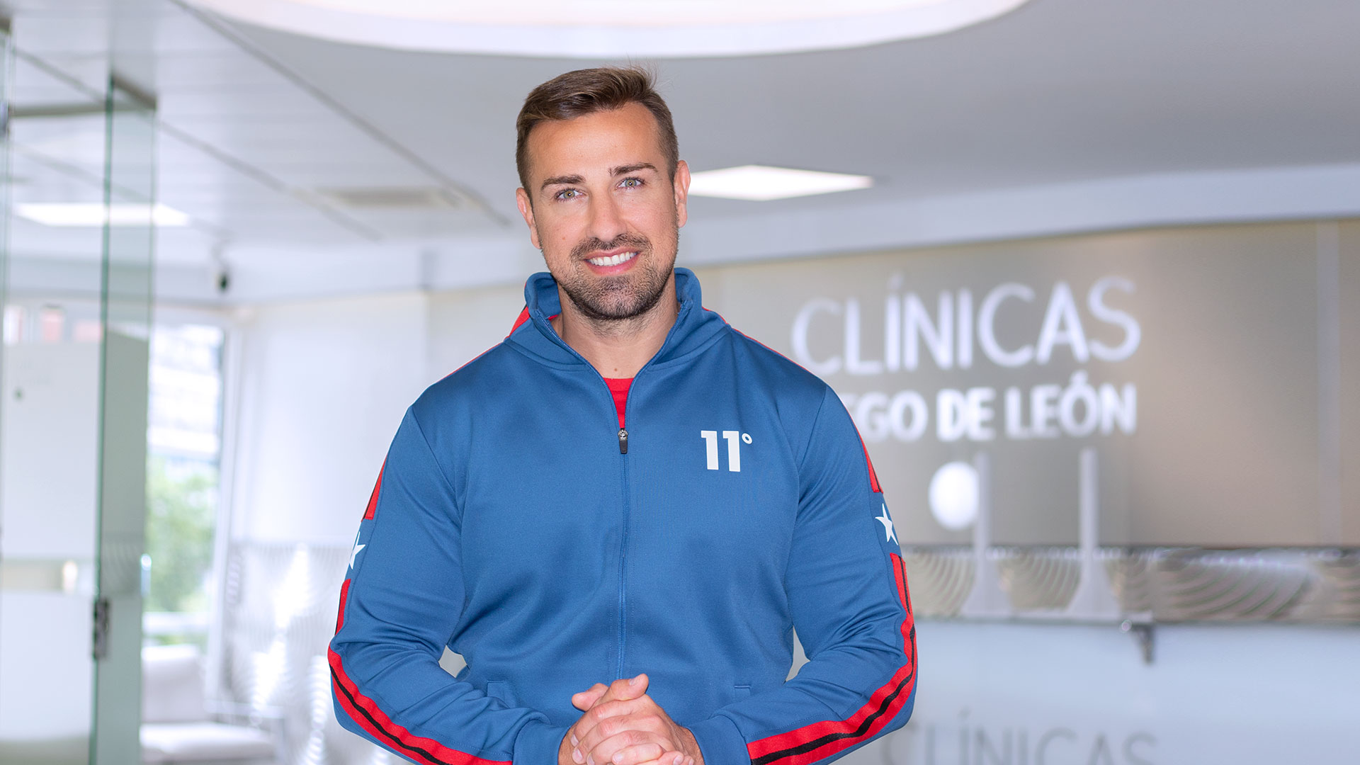 Rafa Mora revela su último retoque: “Efecto Glowy” para el estrés facial