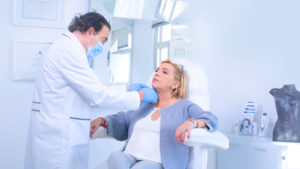 Carmen Borrego volverá a pasar por quirófano para acabar con la papada